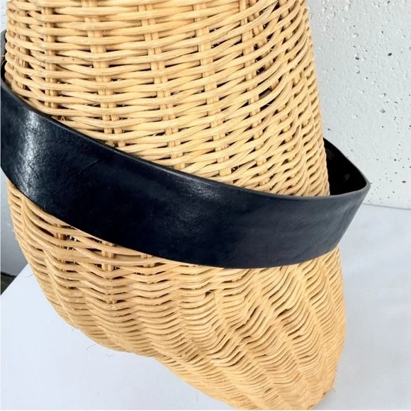 Sundance Women’s size Large Black Leather Loop Belt - Picture 5 of 10